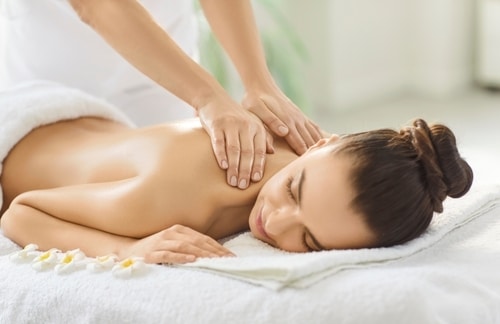 Cropped,Image,Of,Unknown,Massage,Therapist,Doing,Back,Massage,For
